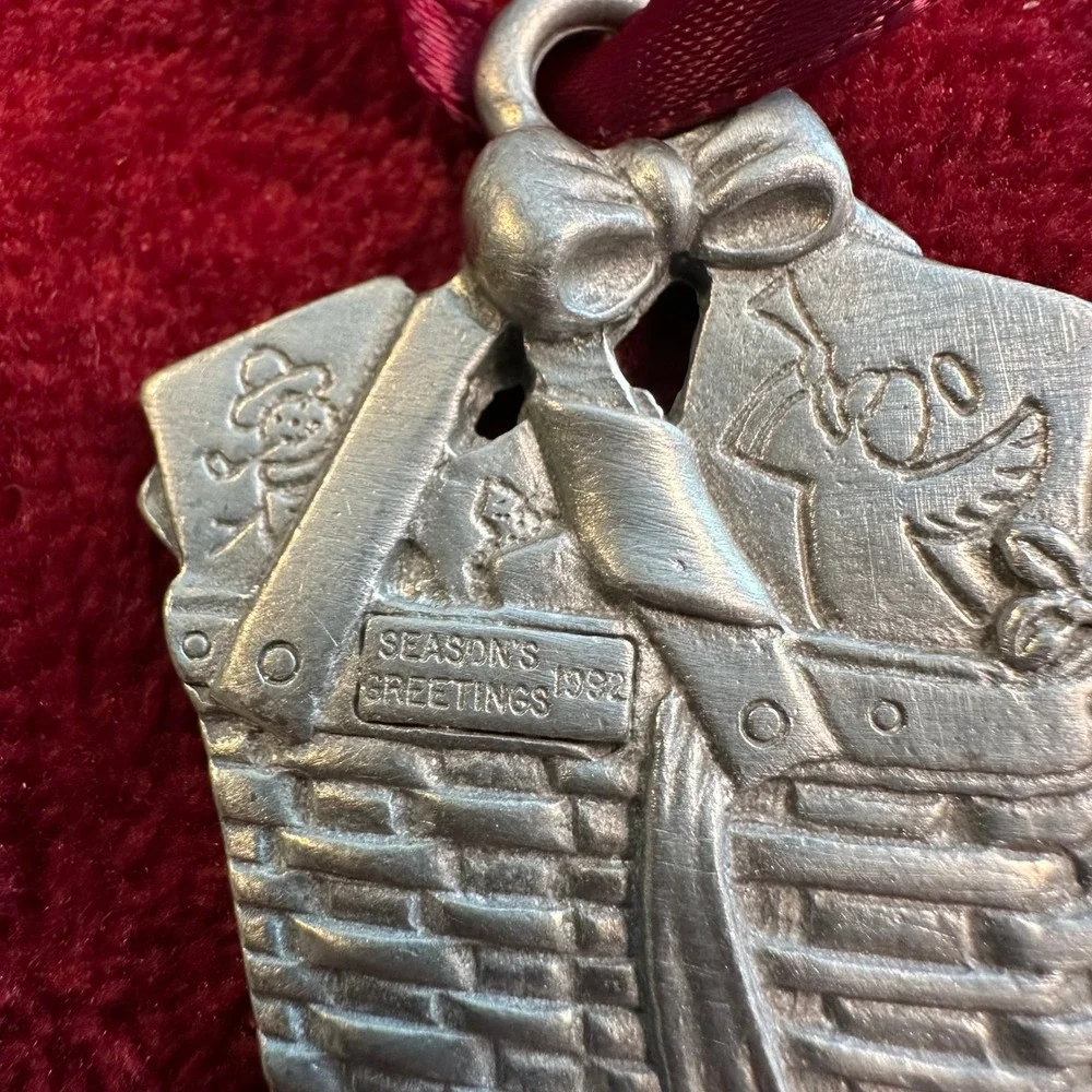Longaberger Pewter‎ Christmas Ornament 1996 Seasons Greetings 1992 Basket Angel